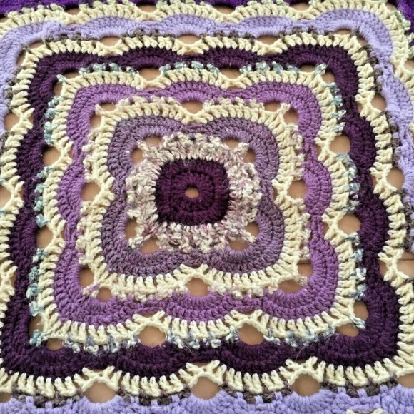 Aphgan / Throw 43" x 43" - Hand-crafted - Picture 2 of 4